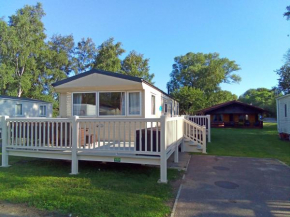 Beautiful 3 bedroom caravan with hot tub - Tattershall Lakes